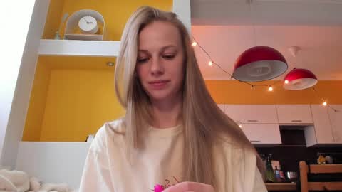 Alice  online show from 05/15/26, 12:45