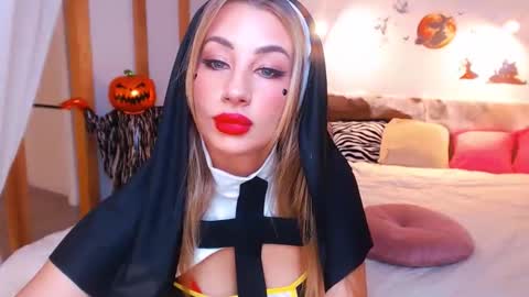 Hypnotizing online show from 11/01/25, 02:35