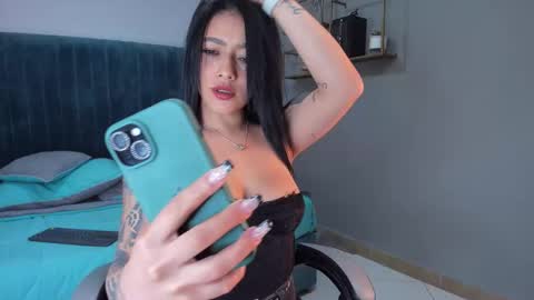 Isa  online show from 09/25/25, 11:36