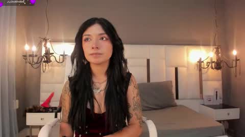 Snapshot of magic_isis_ chatting on 01/16/26, 04:38 Magic isis online show from 01/16/26, 04:38