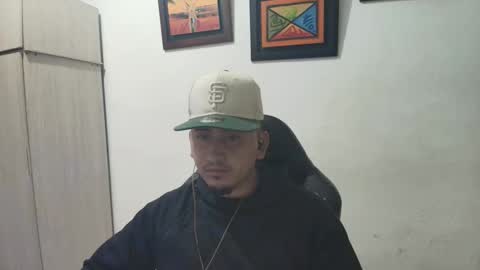 Snapshot of magic_milk23 chatting on 10/19/25, 05:52 magic_milk23 online show from 10/19/25, 05:52