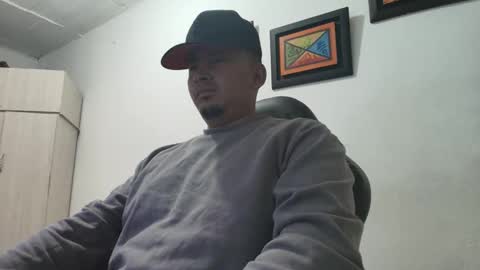 Snapshot of magic_milk23 chatting on 10/22/25, 05:52 magic_milk23 online show from 10/22/25, 05:52