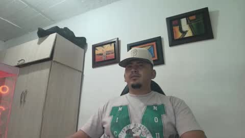 Snapshot of magic_milk23 chatting on 11/05/25, 02:00 magic_milk23 online show from 11/05/25, 02:00