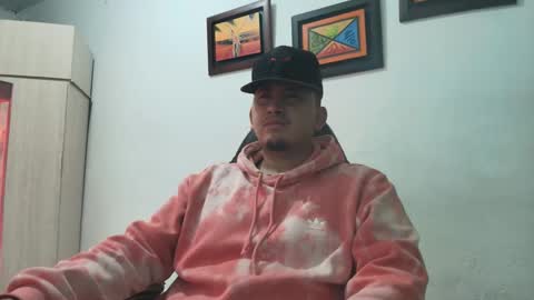 Snapshot of magic_milk23 chatting on 11/15/25, 07:38 magic_milk23 online show from 11/15/25, 07:38