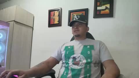 Snapshot of magic_milk23 chatting on 12/14/25, 02:06 magic_milk23 online show from 12/14/25, 02:06