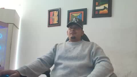Snapshot of magic_milk23 chatting on 12/14/25, 02:11 magic_milk23 online show from 12/14/25, 02:11