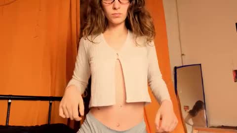 Snapshot of magic_mini_moon chatting on 03/22/26, 08:34 Mikky or Moon online show from 03/22/26, 08:34