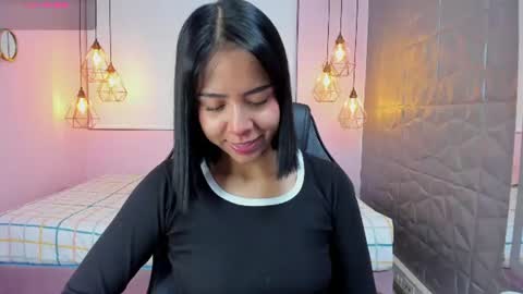 Snapshot of magic_oliviah chatting on 06/24/26, 12:59 Oliviah online show from 06/24/26, 12:59