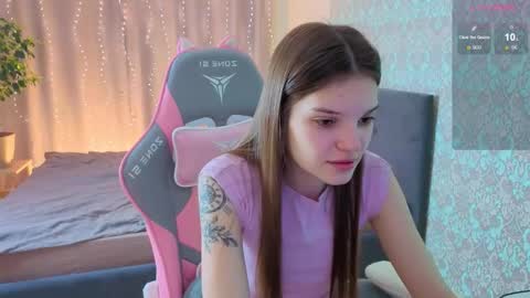 Snapshot of magic_shy chatting on 03/26/26, 01:44 Merry online show from 03/26/26, 01:44