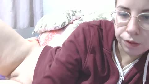 Snapshot of magic_smile16 chatting on 12/18/25, 07:03 Christine online show from 12/18/25, 07:03