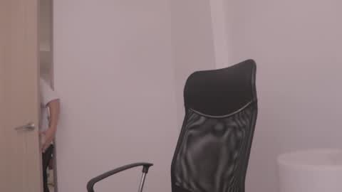 Tony Hoffa online show from 10/19/25, 06:08