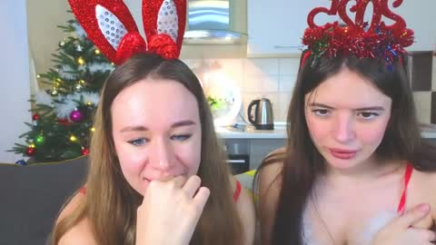 Snapshot of magical_mermaids chatting on 12/28/24, 11:30 Alice online show from 12/28/24, 11:30
