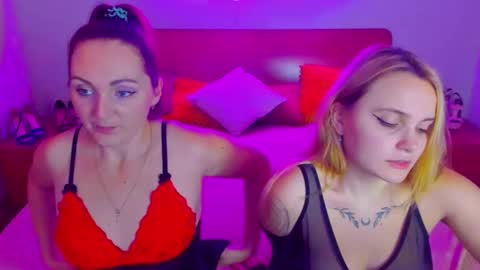 Lili and Bella online show from 12/27/24, 08:02