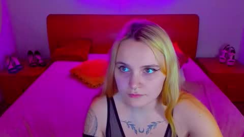 Lili and Bella online show from 12/27/24, 11:06