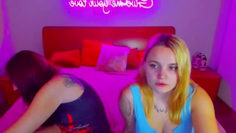 Lili and Bella online show from 12/29/24, 08:33