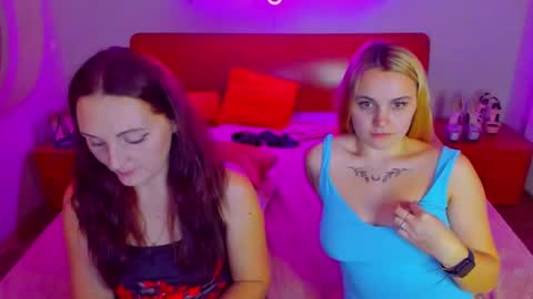 Lili and Bella online show from 12/29/24, 11:40