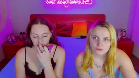 Lili and Bella online show from 01/10/25, 10:06