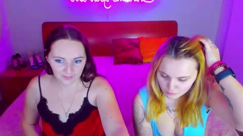 Lili and Bella online show from 01/16/25, 10:53