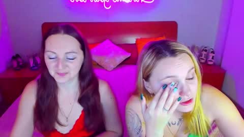 Lili and Bella online show from 01/17/25, 07:19