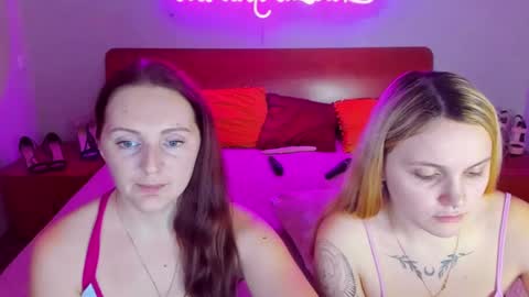 Lili and Bella online show from 02/02/25, 10:24