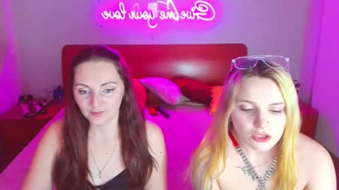 Lili and Bella online show from 02/18/25, 10:38