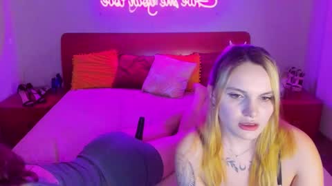 Lili and Bella online show from 03/05/25, 10:33