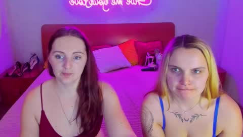 Lili and Bella online show from 03/09/25, 10:19