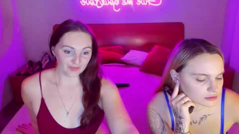 Lili and Bella online show from 03/09/25, 04:33