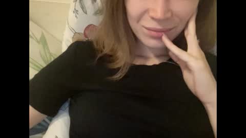 Snapshot of magicgirl50053 chatting on 11/11/25, 06:19 magicgirl50053 online show from 11/11/25, 06:19