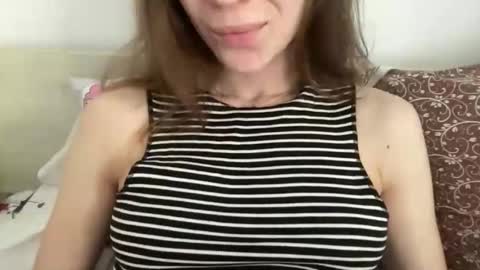 Snapshot of magicgirl50053 chatting on 03/29/26, 10:48 magicgirl50053 online show from 03/29/26, 10:48