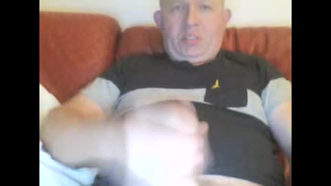 Snapshot of magicman250 chatting on 09/28/25, 02:39 magicman250 online show from 09/28/25, 02:39