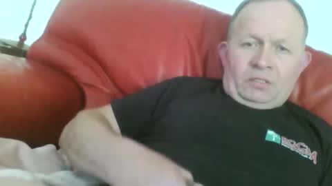 Snapshot of magicman250 chatting on 04/25/26, 02:47 magicman250 online show from 04/25/26, 02:47