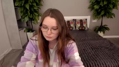 Emily online show from 11/12/25, 01:33