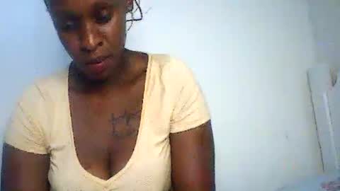 Snapshot of magicpussyy1 chatting on 06/15/26, 12:18 magicbabe online show from 06/15/26, 12:18