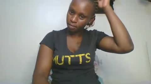 Snapshot of magicpussyy1 chatting on 06/18/26, 09:47 magicbabe online show from 06/18/26, 09:47