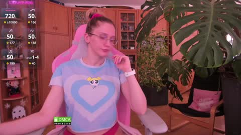 Nicole online show from 02/07/25, 12:50