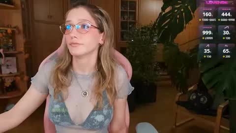 Nicole online show from 10/22/25, 07:46