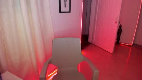     online show from 01/28/25, 02:11