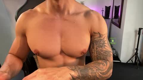 Snapshot of magnus_savage chatting on 04/30/26, 09:30 If you want me to use the Lovense please let me know -- online show from 04/30/26, 09:30