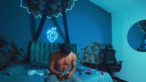 Snapshot of magnusknight_ chatting on 01/07/26, 07:49 Magnus online show from 01/07/26, 07:49