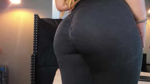 MAHIA online show from 12/03/25, 01:31