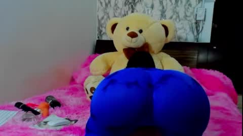 Maia Bronce online show from 04/28/26, 11:43