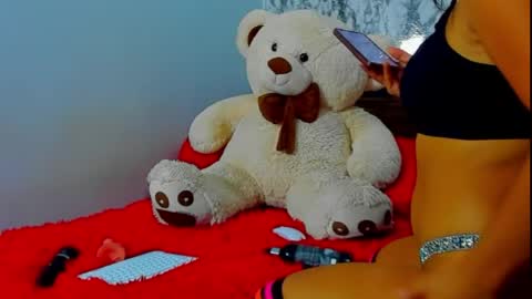 Snapshot of maia_bronce chatting on 05/30/26, 12:30 Maia Bronce online show from 05/30/26, 12:30