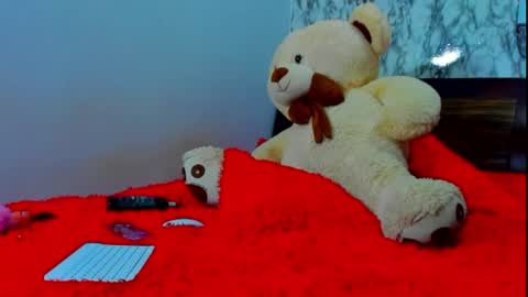 Snapshot of maia_bronce chatting on 06/06/26, 01:11 Maia Bronce online show from 06/06/26, 01:11