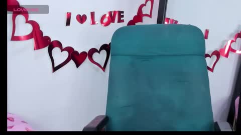 Snapshot of maia_davies chatting on 02/20/26, 12:29 Maia online show from 02/20/26, 12:29