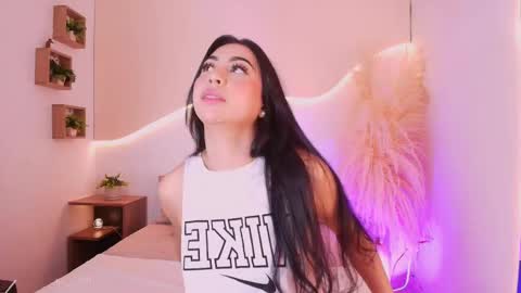 Snapshot of maia_lia_ chatting on 09/18/25, 06:10 MAIA  LIA  online show from 09/18/25, 06:10