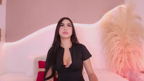 MAIA  LIA  online show from 12/21/25, 12:51