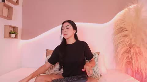 Snapshot of maia_lia_ chatting on 01/17/26, 12:37 MAIA LIA online show from 01/17/26, 12:37