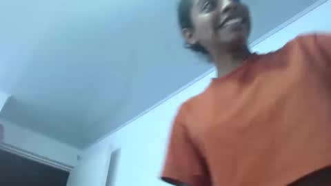 Snapshot of maia_little2 chatting on 09/20/25, 12:00 MAIA online show from 09/20/25, 12:00