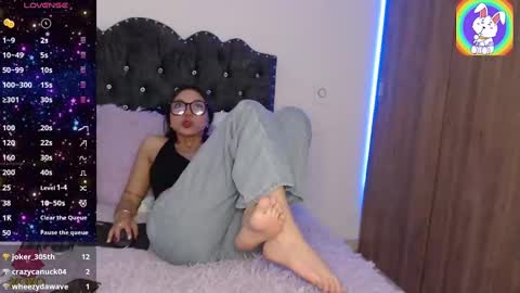 Snapshot of maiaa_evans chatting on 02/08/25, 05:29    t  online show from 02/08/25, 05:29